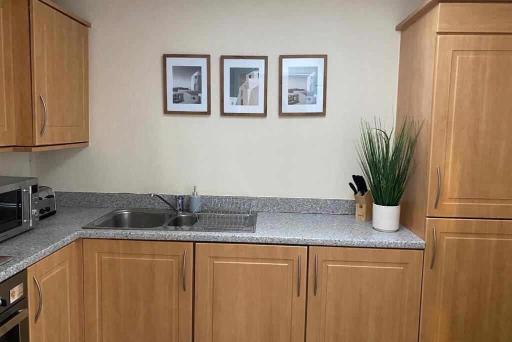 Alicia Newport By Mia Living 2 Bedroom Apartment With Dedicated Parking Екстер'єр фото