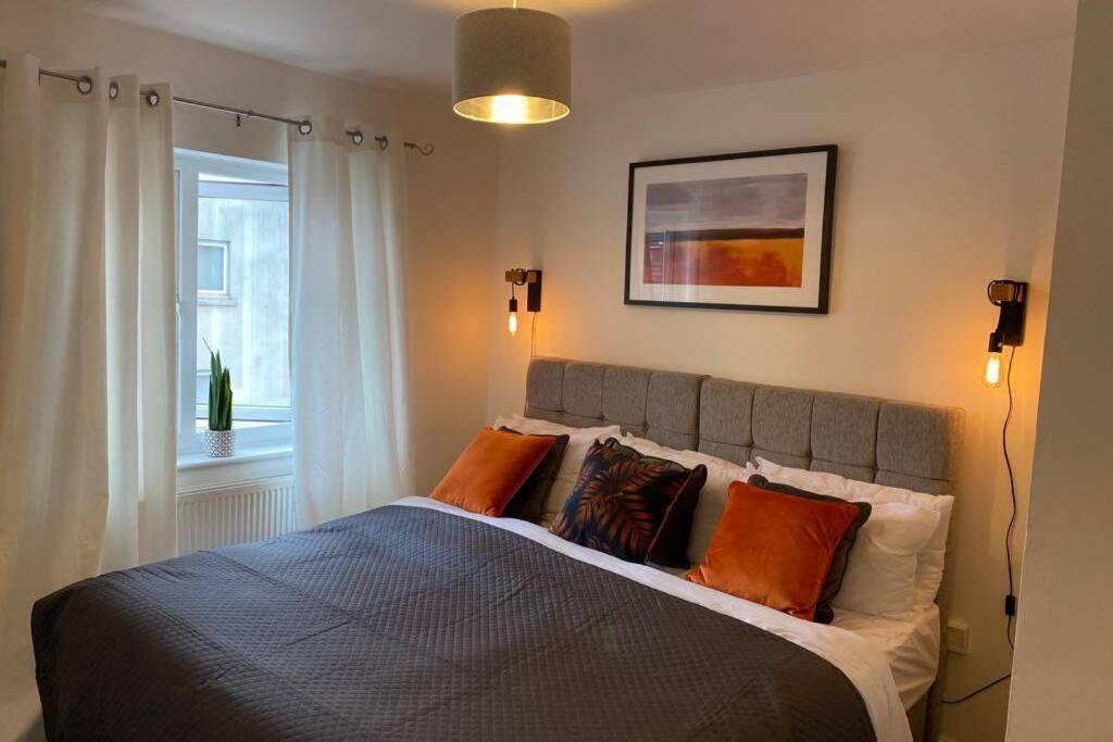 Alicia Newport By Mia Living 2 Bedroom Apartment With Dedicated Parking Екстер'єр фото